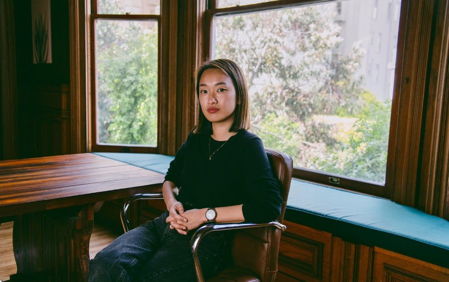 TANANY_VC's tweet photo. ピーターティールのThiel Fellowに採択され、20歳でハーバードを中退した女性が、Y-Combinatorに採択後に創業した「訴訟特化ファンド」Legalist

━━ 事業内容 ━━
AIで大量の裁判記録をスクレイピングし、勝訴しそうな案件を選別し、1案件数百万円から数億円の小〜中規模訴訟に500件以上資金提供し、勝訴した金額を報酬として受け取る

━━ ファンドの成長 ━━ 
1号(2017年) 約16億円 
2号(2019年) 約156.5億円 
3号(2021年) 約469.5億円 
4号(2026年) 約649.5億円

総運用資産 約3,130億円