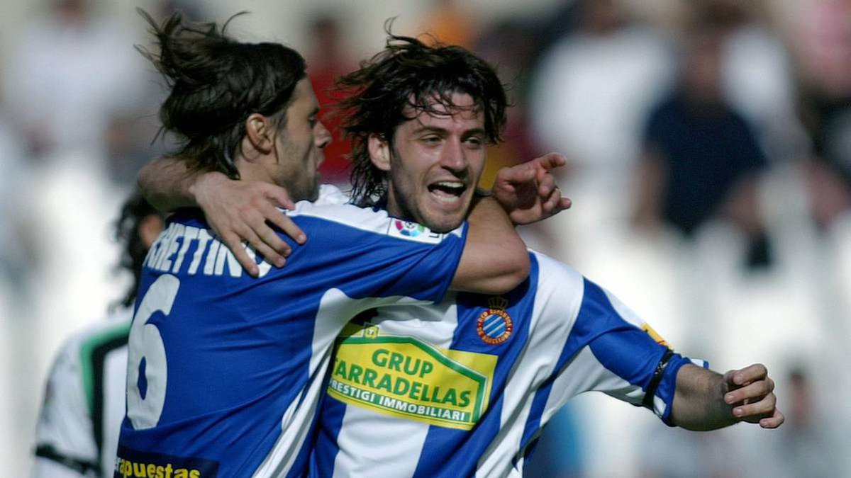 OldRcd's tweet photo. Dani Jarque  con Pochettino celebrando su primer Gol en primera en un Racing de Santander-Espanyol disputado el 3 de abril de 2005.#RCDE 
📸As https://t.co/hksbNJxJ4o