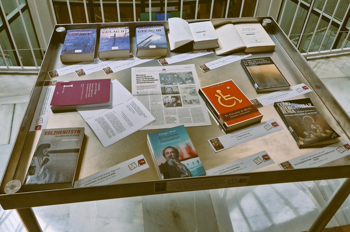 BiblioFyLUVa's tweet photo. Ven a descubrir la exposición de libros sobre Solzhenitsyn, que se encuentra en la primera planta de la Facultad, conmemorando los 50 años de su visita a España. https://t.co/zO6AlF1SGk