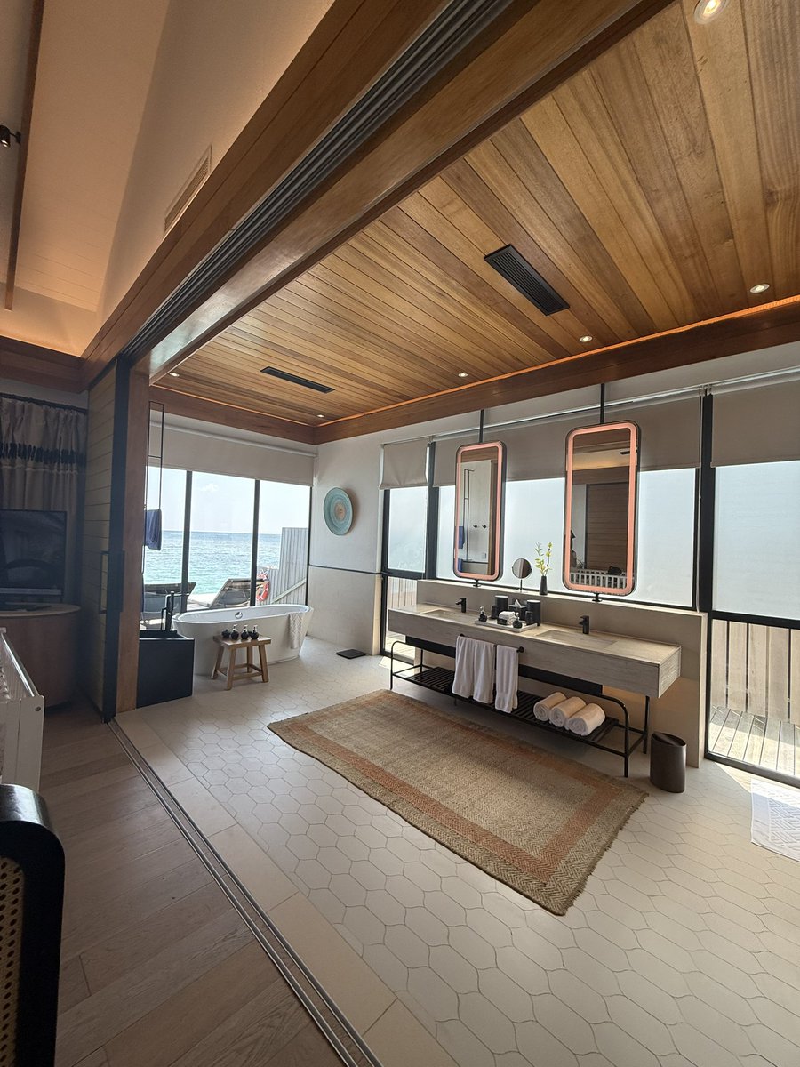 Virus_GUARD's tweet photo. Hilton Maldives Amingiri Resort &amp; Spa
今年のGWに滞在
ここからHilton好きになったのかも https://t.co/OGvqPeP5jn