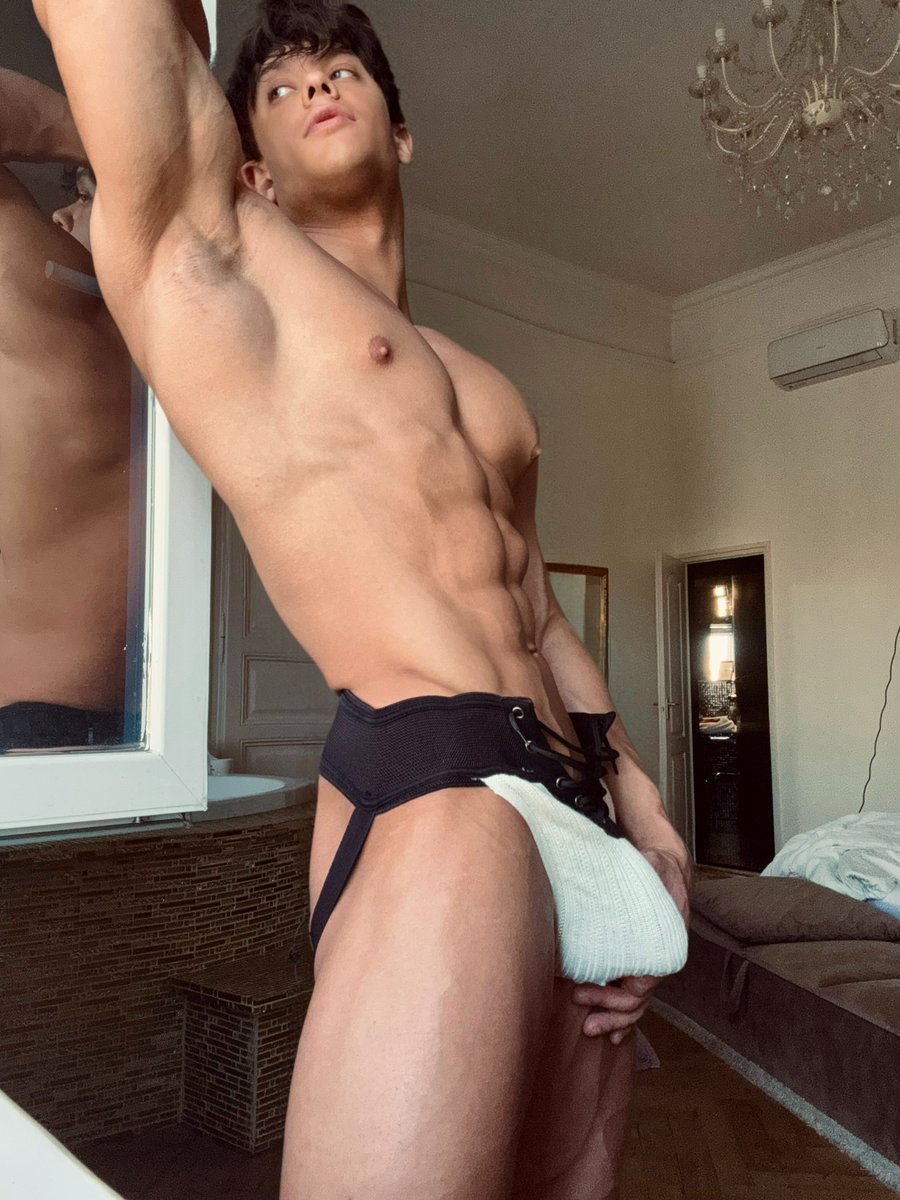 pro bodybuilder Andrew tweet media