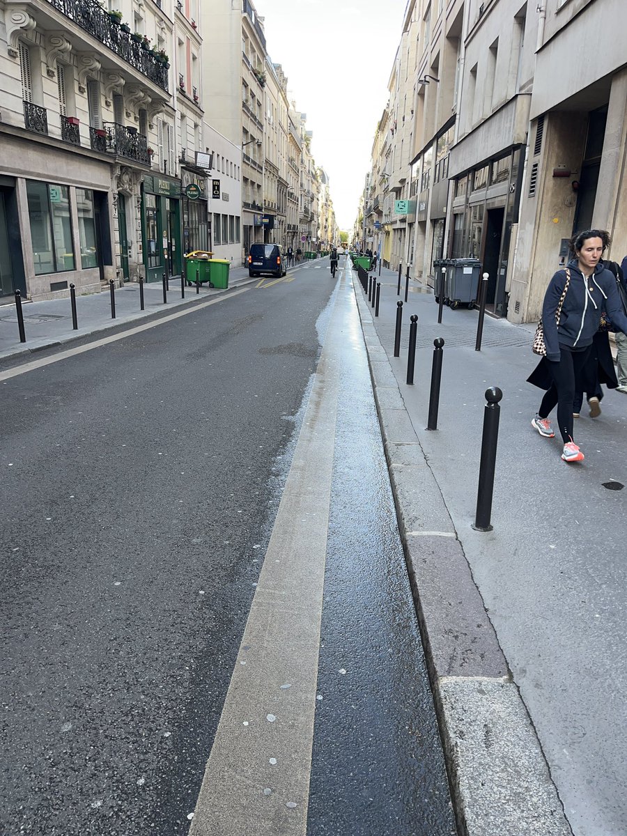 CouvFred's tweet photo. 8500km à #vélo entre #Asnières et Porte d’Orléans #Paris, ça se note voire ça se fête, n’est-ce pas ?
#circulationdouce #ecologie https://t.co/uoicnFWpxX