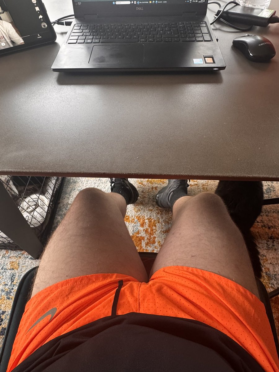 hornyyorks2's tweet photo. Working from home in these and I just wanna cum. https://t.co/nm6TKit5sg
