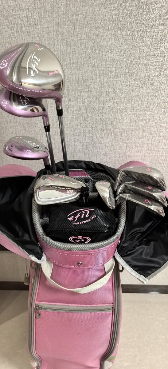 PvPsher228's tweet photo. The important thing isn't hitting the perfect shot, but slowing down on the green and enjoying the moment. #golfclubs https://t.co/Mno9fs0PcD