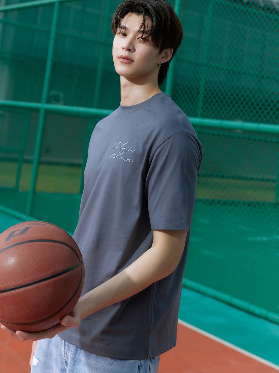 Meennicha8_ofc's tweet photo. 18.05.2026 IG : meennicha8

Sun out, @calvinklein on.🏀

🖇️ :  https://t.co/7dqub0EjxW

@nichameen8
#Meennicha8 #Formoon #มีนนิชคุณ https://t.co/Eo8p9N8AgB