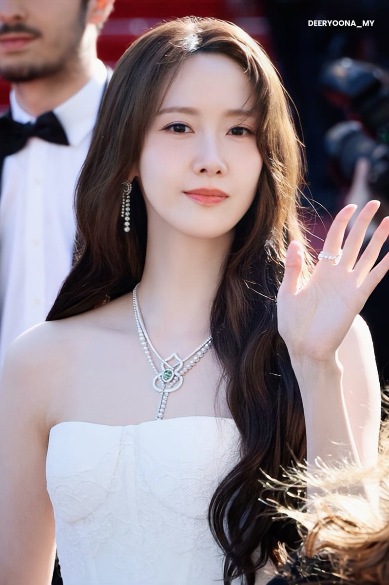DeerYoona_MY's tweet photo. YoonA at CANNES 2026 as Qeelin Global Ambassador 🤍🩷
Her face card is actually insane… she looks like a real-life princess 👸🏻
#YoonAxQeelin #Qeelin
#WomanInMotion #Cannes2026
#LimYoonA #임윤아 #YoonA #윤아 https://t.co/Jjo10gA7Wf