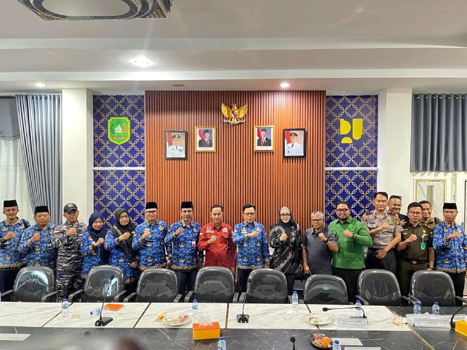 merantikab's tweet photo. Bupati Asmar Minta DPR RI Turun Tangan Carikan Solusi Terkait Penutupan Panglong Arang di Meranti detail di https://t.co/BiSOUgmuKe https://t.co/Zg7ealWbKM
