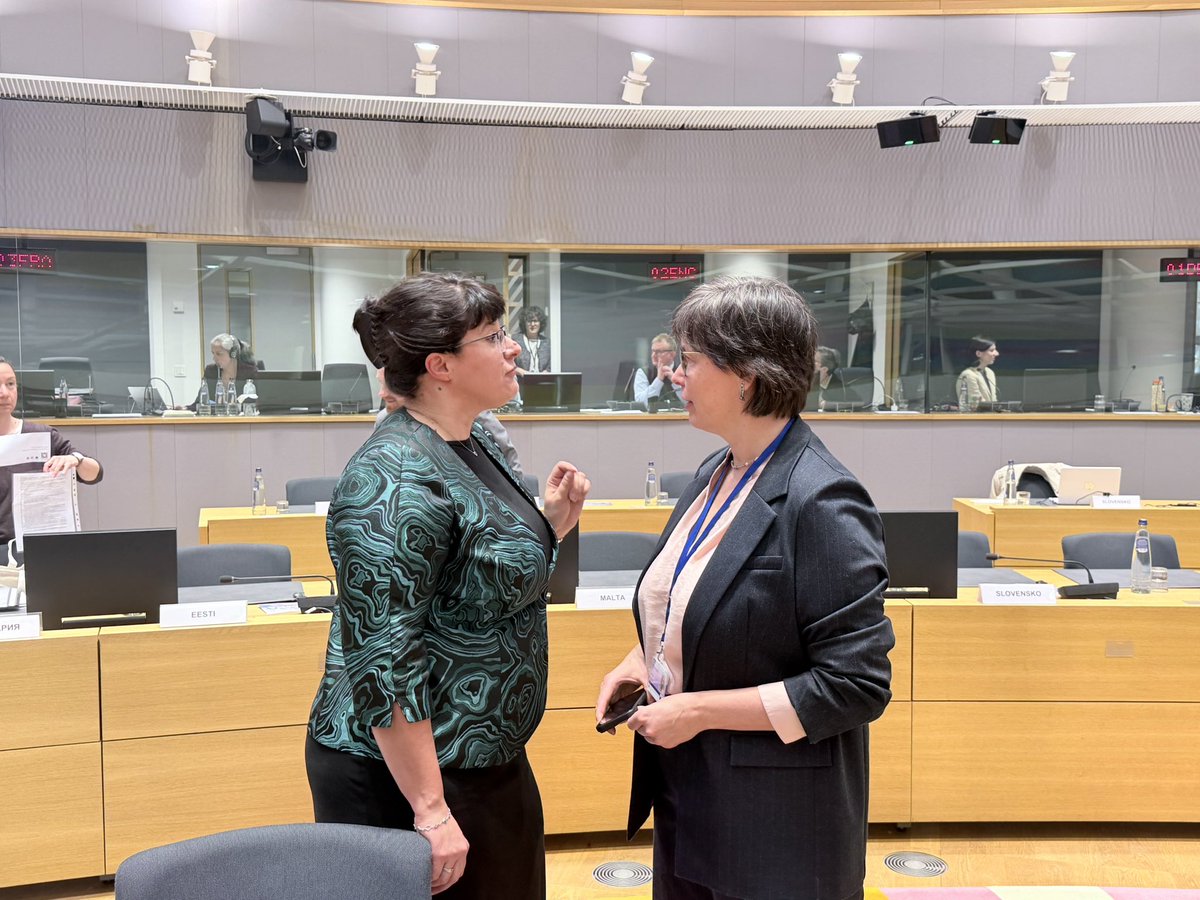 BGPermRepEU's tweet photo. 🇧🇬 Заместник-министър Иванка Ташева представи България на заседанието на #FAC на ЕС във формат „Развитие“ в Брюксел.

📌Сътрудничество за развитие и стратегическите интереси на ЕС
📌Global Gateway
📌Последици от конфликта в Иран

#FAC #EUDevelopment #GlobalGateway https://t.co/mAiEFeogQh