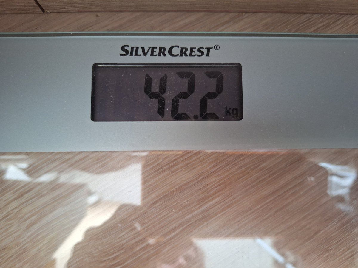 RedStainedVial's tweet photo. So THIS happened overnight... 

how tf did i lose .5kgs (finally im bmi 15.9)
#ed #edtwt #shedtwt #wl #lw https://t.co/gM9EmfkTJL