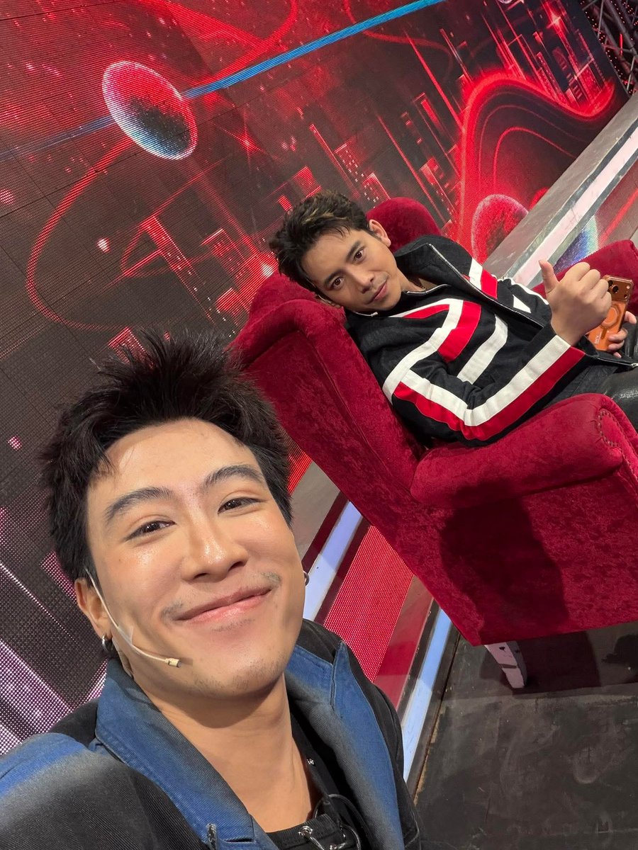 พี แอล โอ วาย'🌷🕊️ tweet media