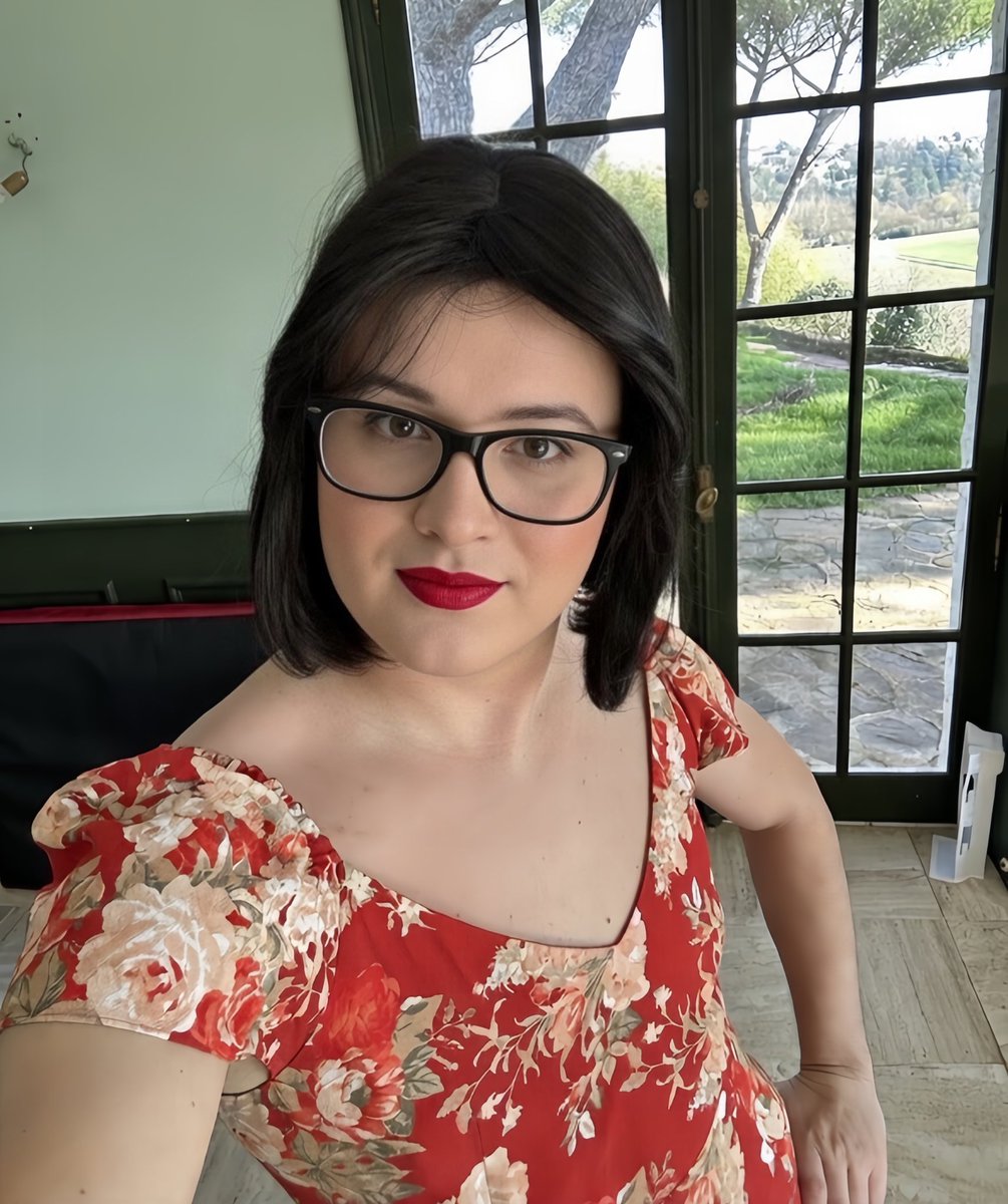 SissyAurelie tweet media