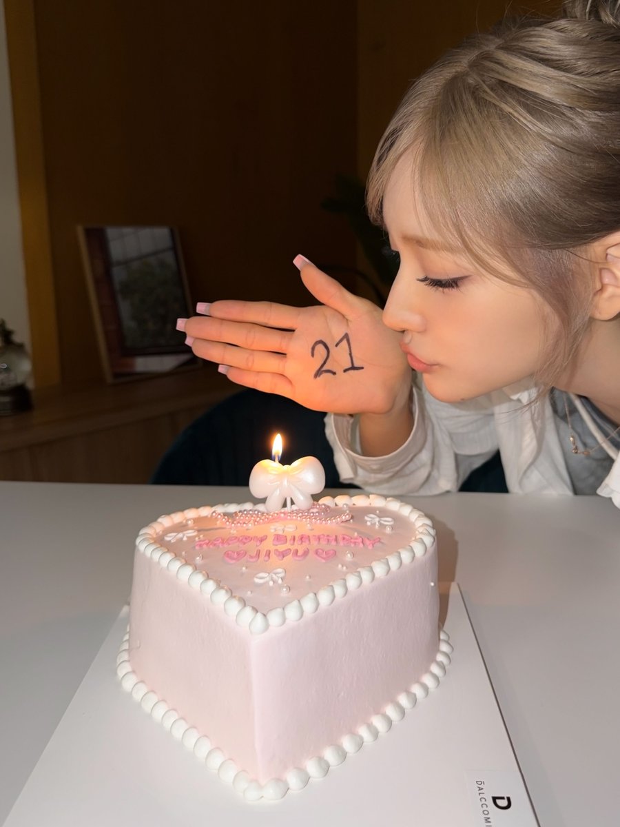 jiyupic's tweet photo. 🐌🫧 https://t.co/y6nDOGYIzQ