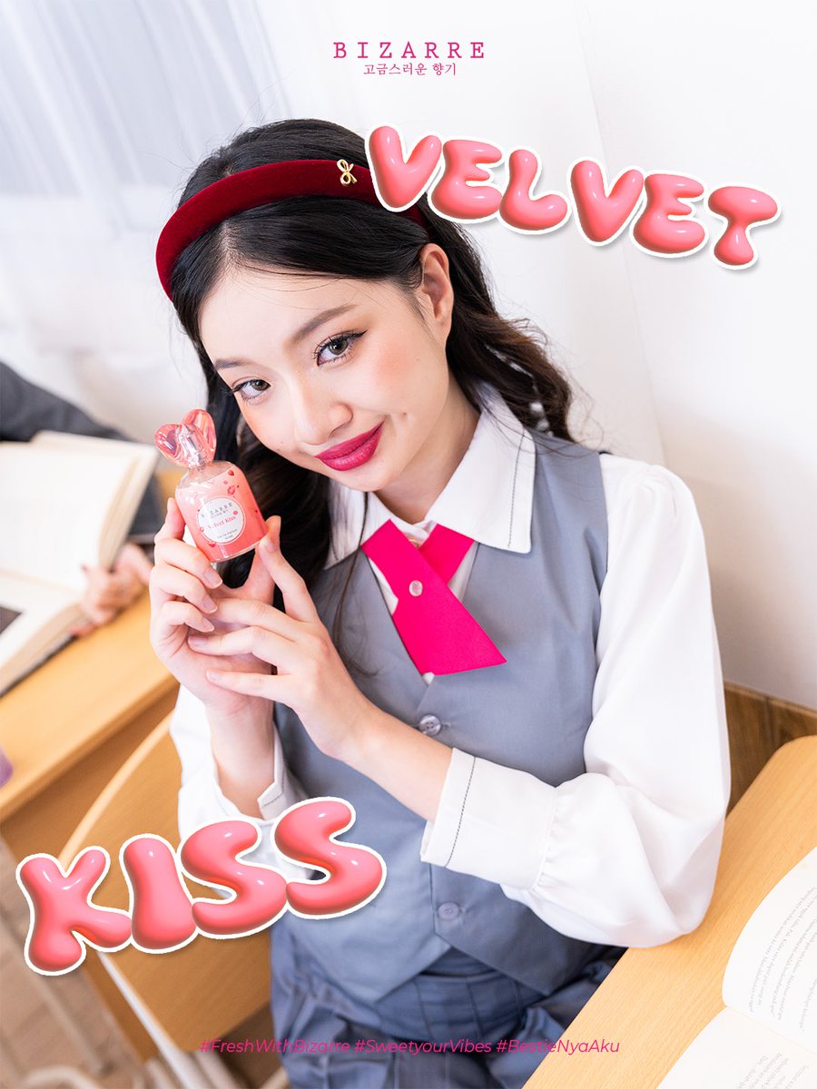 Bizarre_Perfume's tweet photo. Sweet, but make it unforgettable 💋
Velvet Kiss dari Bizarre hadir buat nemenin vibe Bestie jadi makin cute, fresh, dan bikin semua orang ngeliat sekali lagi ✨

#VelvetKiss #FreshWithBizarre #SweetyourVibes #BestieNyaAku https://t.co/3Pkkw3r1rP