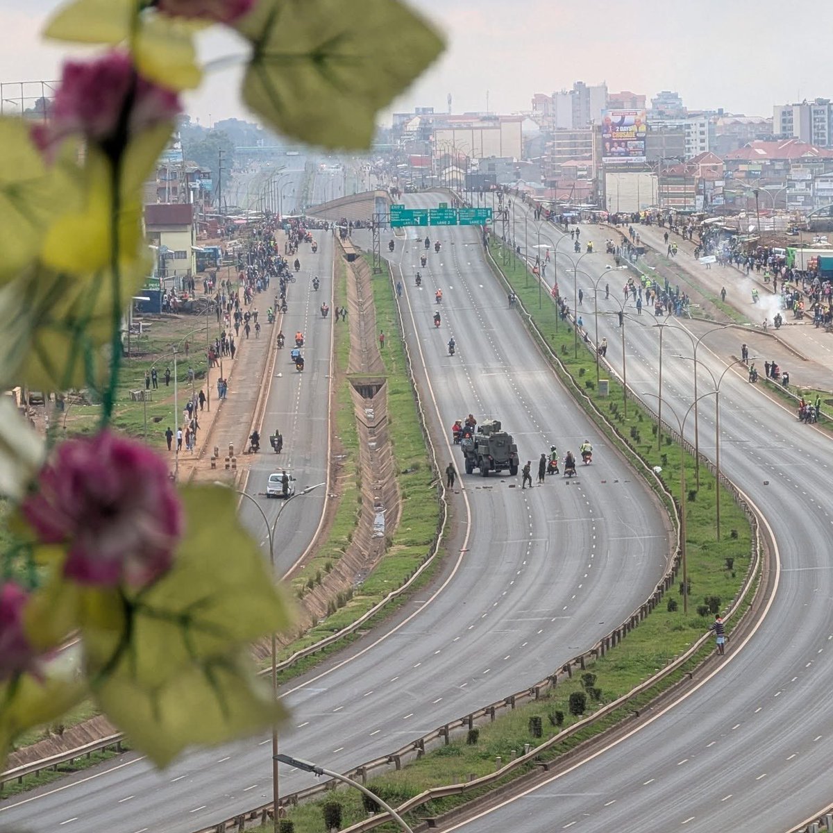 ParrotTimes's tweet photo. Matatu Strike: Traffic and movement along Thika Road heavily disrupted as the nationwide matatu strike continues. #RejectFuelPrices https://t.co/cNUhlaqde8
