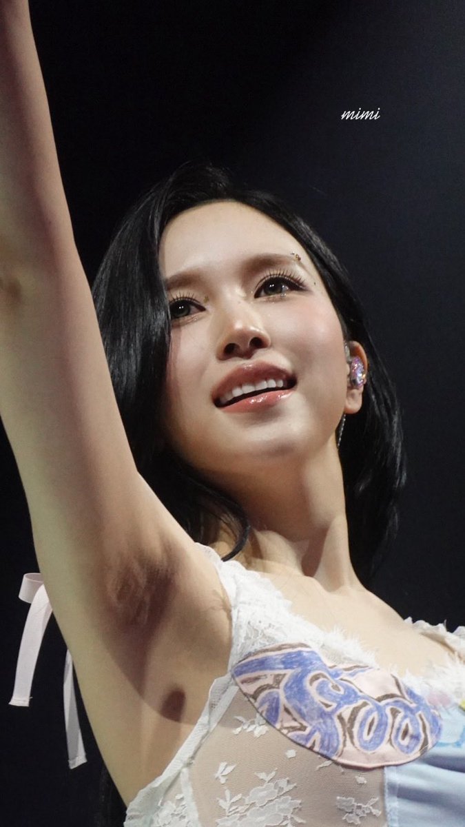 RT @twi2onc: 260517 #MINA #미나 #ミナ THIS IS FOR IN PARIS