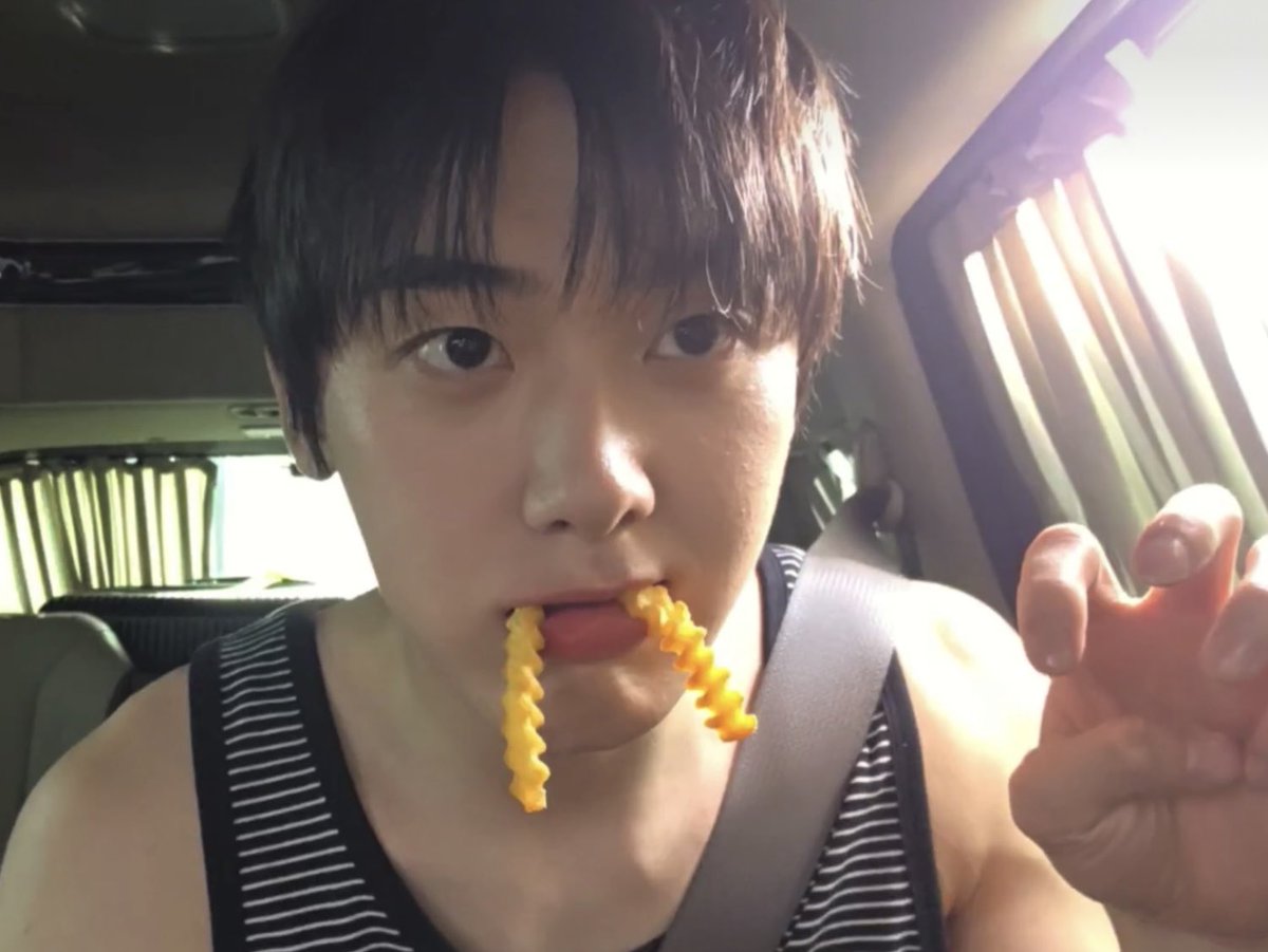shxyoon's tweet photo. 내딴냥이…🐾🍟 https://t.co/J6kUVwilf9