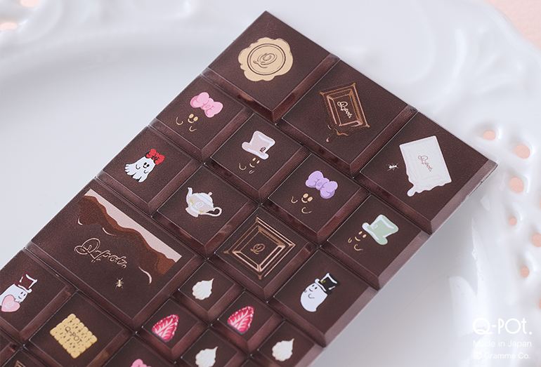 Coming Soon…】 板チョコレートのようなデザインの Q-pot.「タイル
