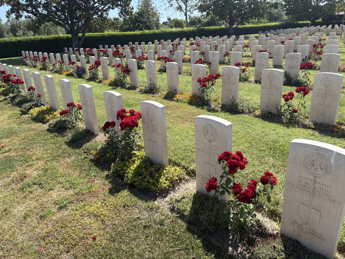 parapronto82's tweet photo. Visit to Minturno Cemetery @CWGC , well worth a visit if you are touring Cassino. https://t.co/K25E9HkXDP