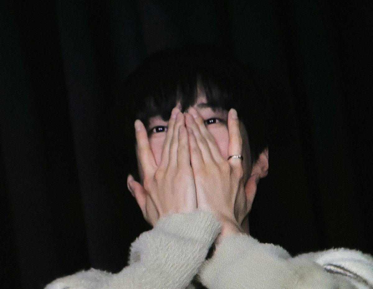 융이.. tweet media