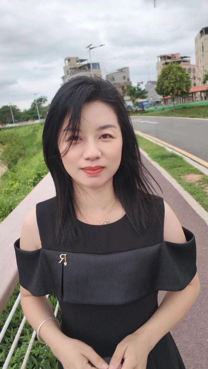 红杏微墙 tweet media