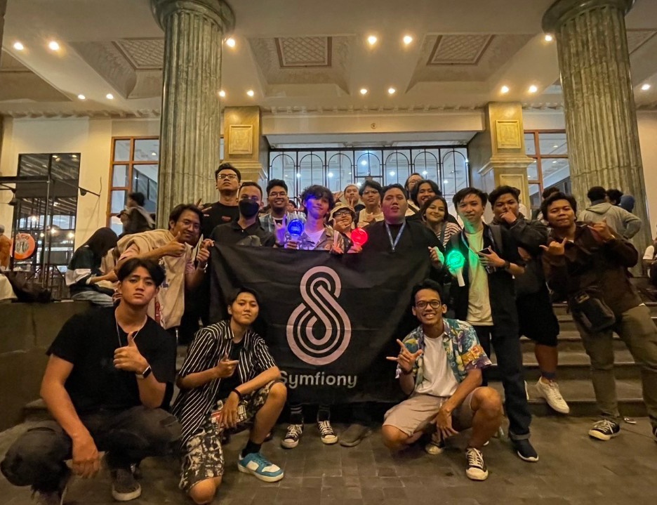 adnt_z's tweet photo. Happy Anniversary @Symfiony ! ✨

#LongLiveSymfiony
#Symfiony7thAnniv https://t.co/tgozcS0aT5