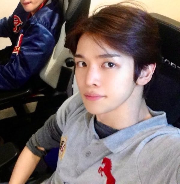 데이 tweet media
