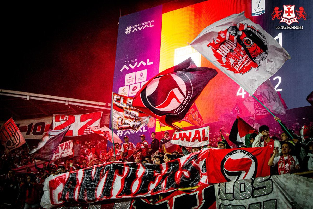 Antifa_Ultras tweet media