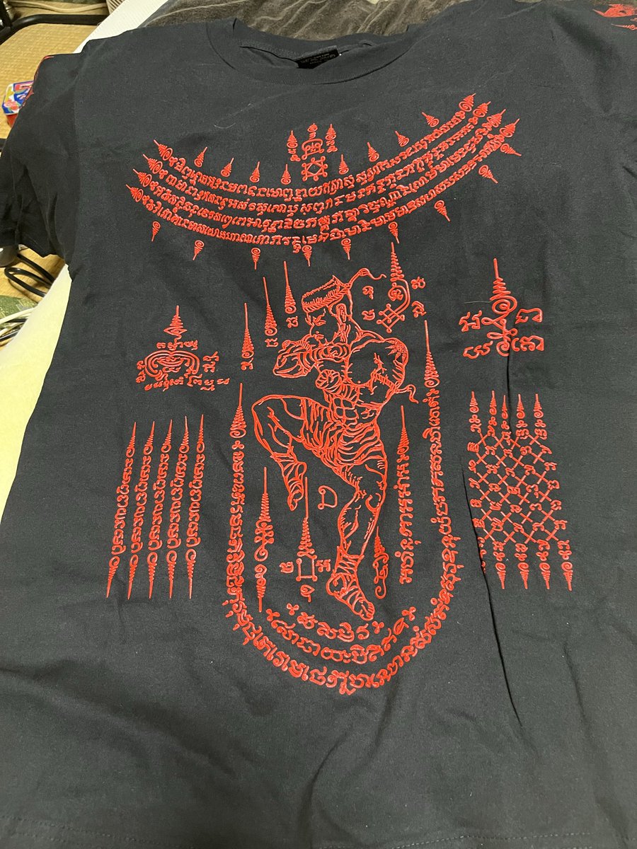 zeroichi1976's tweet photo. 今日からタイ古式プロコースはじまりました。。。先生からタイのお土産にTシャツ👕いただきました。また辛い日が続きますが頑張ります。。。 https://t.co/AZVWNDkY6E