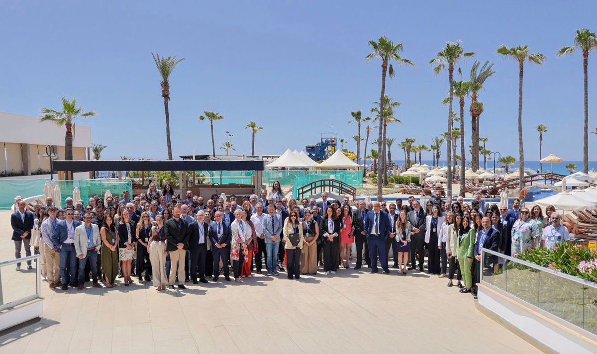 MedScienceCom's tweet photo. The Commission participated in "Riding the Wave: Advancing the EU Ocean Pact" in Cyprus 
Beyond producing data, ocean science must ensure knowledge is understood, shared and used, across communities, sectors and decision-makers

 🔗Read more: https://t.co/wdFVf0cUsJ https://t.co/PsW9bQoEe1