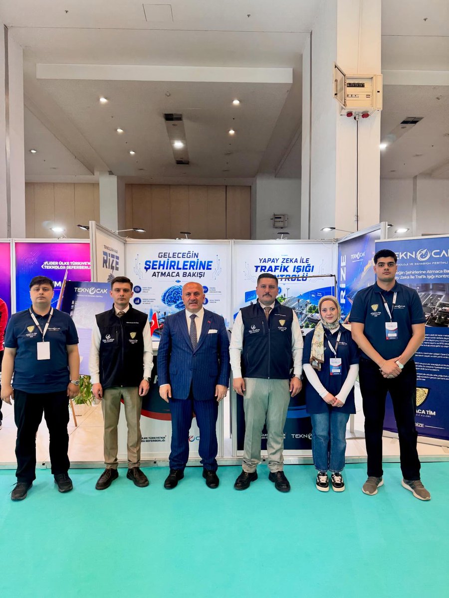 Cayelibeltr's tweet photo. 📍 Ankara - TeknOcak Festivali

Kentsel dönüşüm çalışmaları kapsamında bulunduğumuz Ankara’da, Ülkü Ocakları Eğitim ve Kültür Vakfının düzenlemiş olduğu #TeknOcak Teknoloji ve İnovasyon Festivaline katıldık.

Ülkü Ocakları Genel Başkanı Sayın Ahmet Yiğit YILDIRIM'ın öncülüğünde ATO Congresium’da hazırlanan, Liderimiz Sayın Devlet BAHÇELİ'nin teşrifleriyle açılışı gerçekleştirilen TeknOcak etkinliği oldukça yoğun ilgi gördü.

Festivalde Rize'mizi temsil eden İl Ocak Başkanımız Sayın Mehmet Ali YILMAZ'a ve ekibine teşekkür ediyoruz. @ihcbaskan