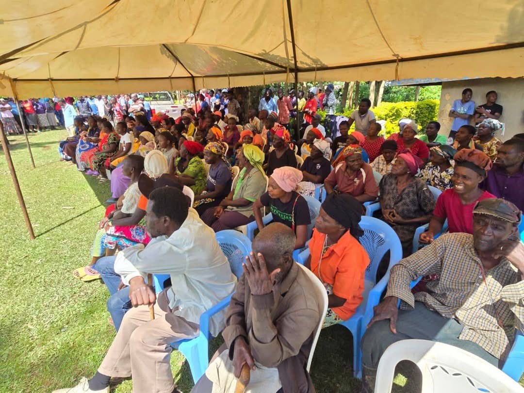 HonAmbundo's tweet photo. We also had an engaging public participation baraza where key development priorities were discussed, including the murraming of the Eshiolera–PEFA–Ebukhonya Road and the proposed construction of the Emuruba–Mwikalikha footbridge across River Yala. https://t.co/rX9wsl5SkL