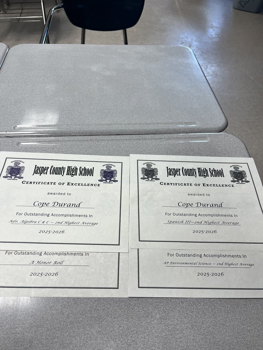 Cope_Durand's tweet photo. Coaches, I am on pace to graduate in December of next year, which will allow me to be on campus in January. Today, I received the awards for A Honor Roll and second-highest average in Spanish 3, AP Environmental Science, and Advanced Algebra. @CoachThornton_J  @Coachgore41 https://t.co/E7TlPsnMvP