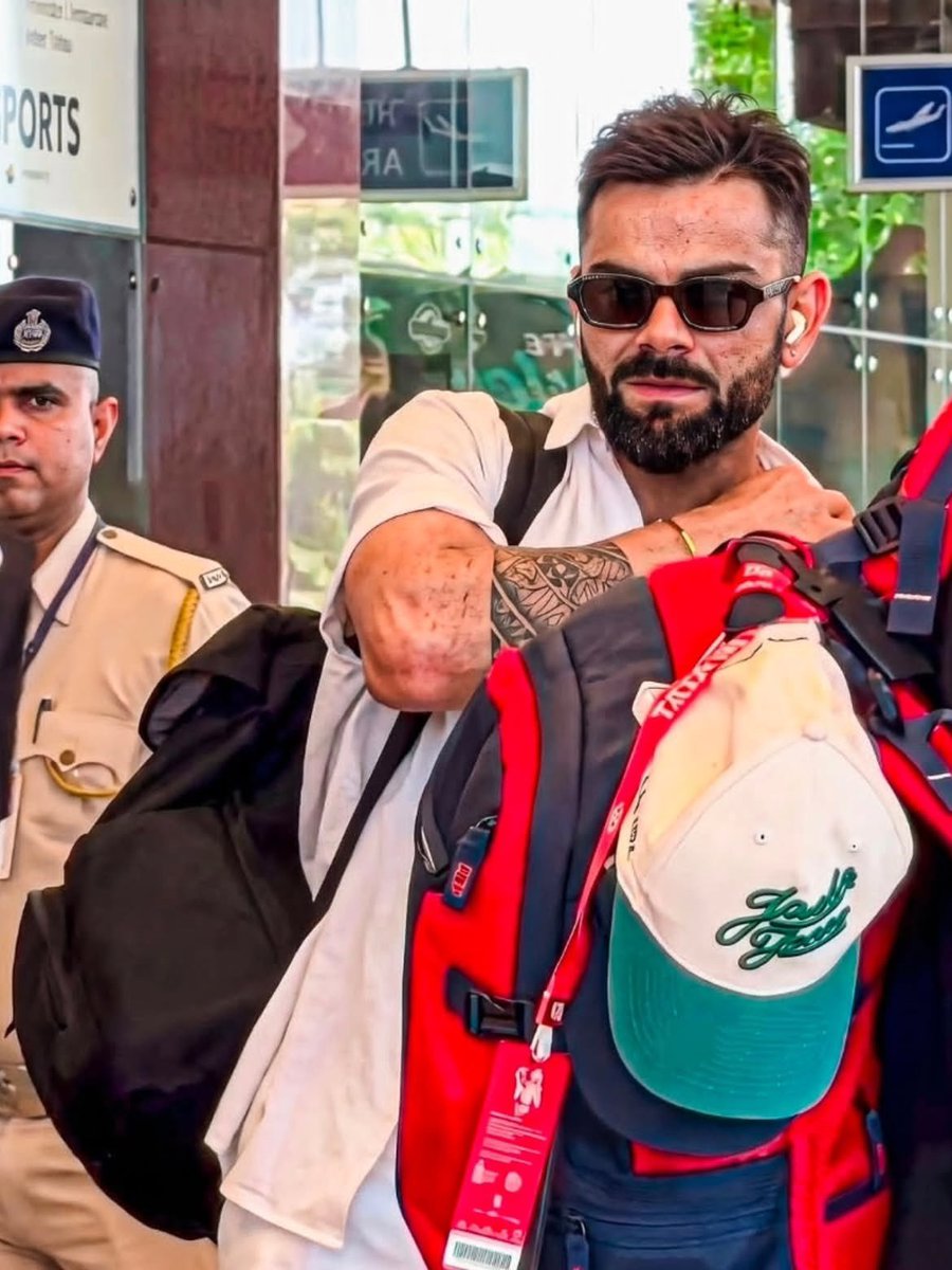 sayli665591's tweet photo. @imVkohli spotted at Delhi airport ๐ค๐๐ค
.
.
#hotnessoverloaded #delhiairport https://t.co/HP5VRlVNvl