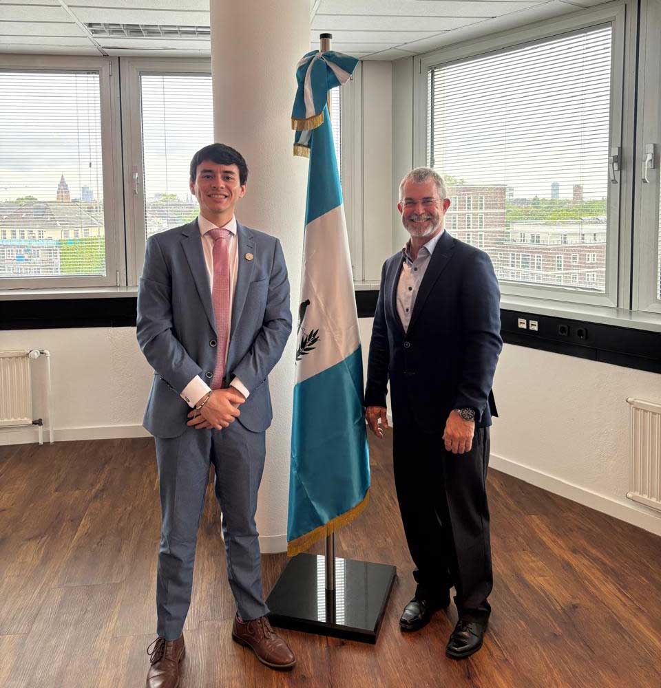 InvestGuatemala's tweet photo. 🇬🇹 #InvestGuatemala presente en #Interpack en Düsseldorf, promoviendo las ventajas competitivas del país y generando conexiones con actores clave de la industria global.
Agradecemos el apoyo de @MinexGt  y de su Consejera Comercial en Alemania.
#GuatemalaNoSeDetiene #FDI https://t.co/v7Ap06rgrf