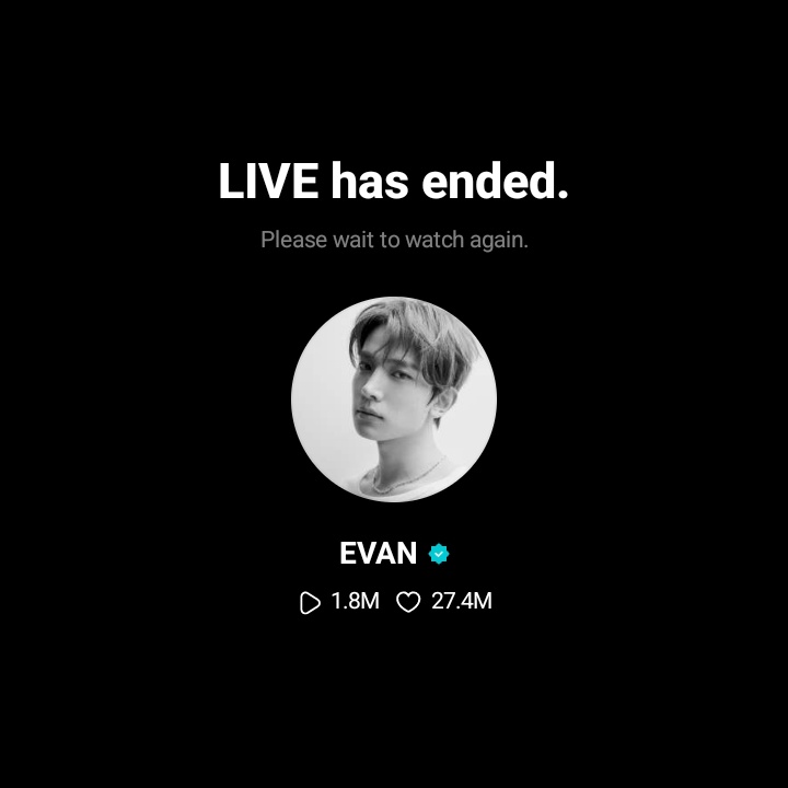 bambiheeee's tweet photo. hatiku penuh bgt hari ini. setelah 2 bulan lebih akhirnya heeseung punya weverse sendiri dan di hari pertama dia langsung jbjb dan live. i mean he must miss us a lot too. dan happy bgt liat dia ceriwis dan banyak ketawa. semoga aku, kamu, kita semua bisa sayang sayangan selalu ia https://t.co/CkLxJbU1lb