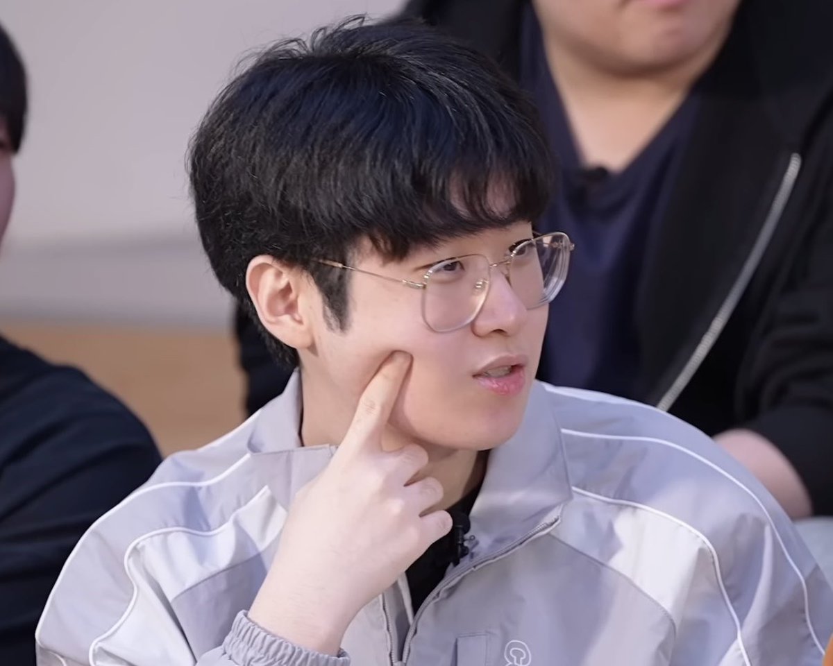 천둥¹⁰ tweet media