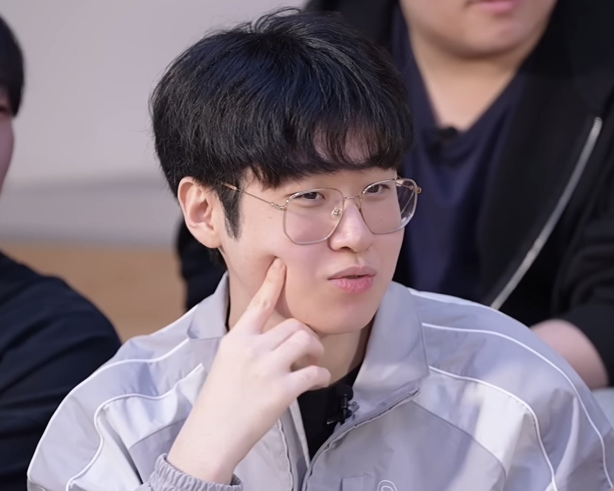 천둥¹⁰ tweet media