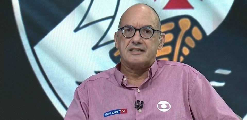 NewsAlmirantee's tweet photo. "Geovani se foi. Muito cedo para a partida do Pequeno Príncipe, um dos jogadores mais técnicos, refinados e inteligentes que já vi jogar. Não era veloz, mas sua cadência era essencial.

Fazia gols, assistências, cobrava faltas, tinha bola longa com endereço certo, drible em espaço curto. Jogava muita bola. Poderia, facilmente, ter jogado uma Copa, mas não teve essa chance. Uma pena.

Conheci bem Geovani. Estava na arquibancada no seu primeiro jogo. Vi muito em 1983 e 1984. Depois, conheci pessoalmente na cobertura do Vasco. Era tímido, mas rebatia quando provocado.

Morreu cedo, com apenas 62 anos. Eu adorava Geovani. Todos os vascaínos tinham carinho e respeito por ele. E, mesmo quem torce por outro time e tem mais de 50, deveria admirá-lo

Geovani jogou bem e fez muito bem ao futebol. Camisa 8 clássico. Craque. Menos uma figurinha no álbum da minha vida e das minhas memórias."

— Ledio Carmona, em seu Instagram