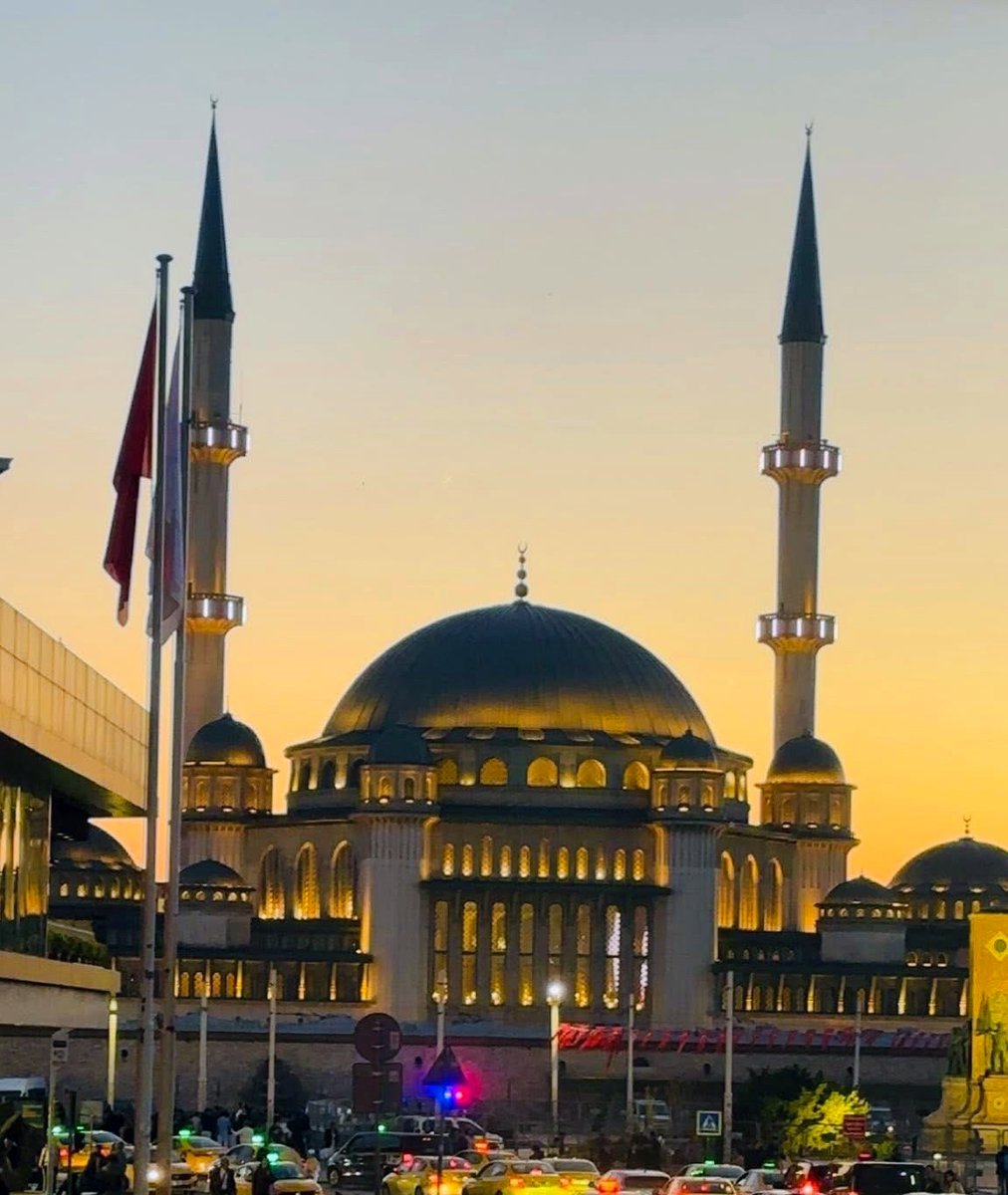 smithbrosuk's tweet photo. Thank you to @Fegime_UK for an excellent event in Istanbul! 

Our operations director, Dave Horner, had a great time at this year's Fegime Conference, and it was an amazing opportunity to strengthen our network and relationships with other independent wholesalers. https://t.co/TS4TlYVxfk