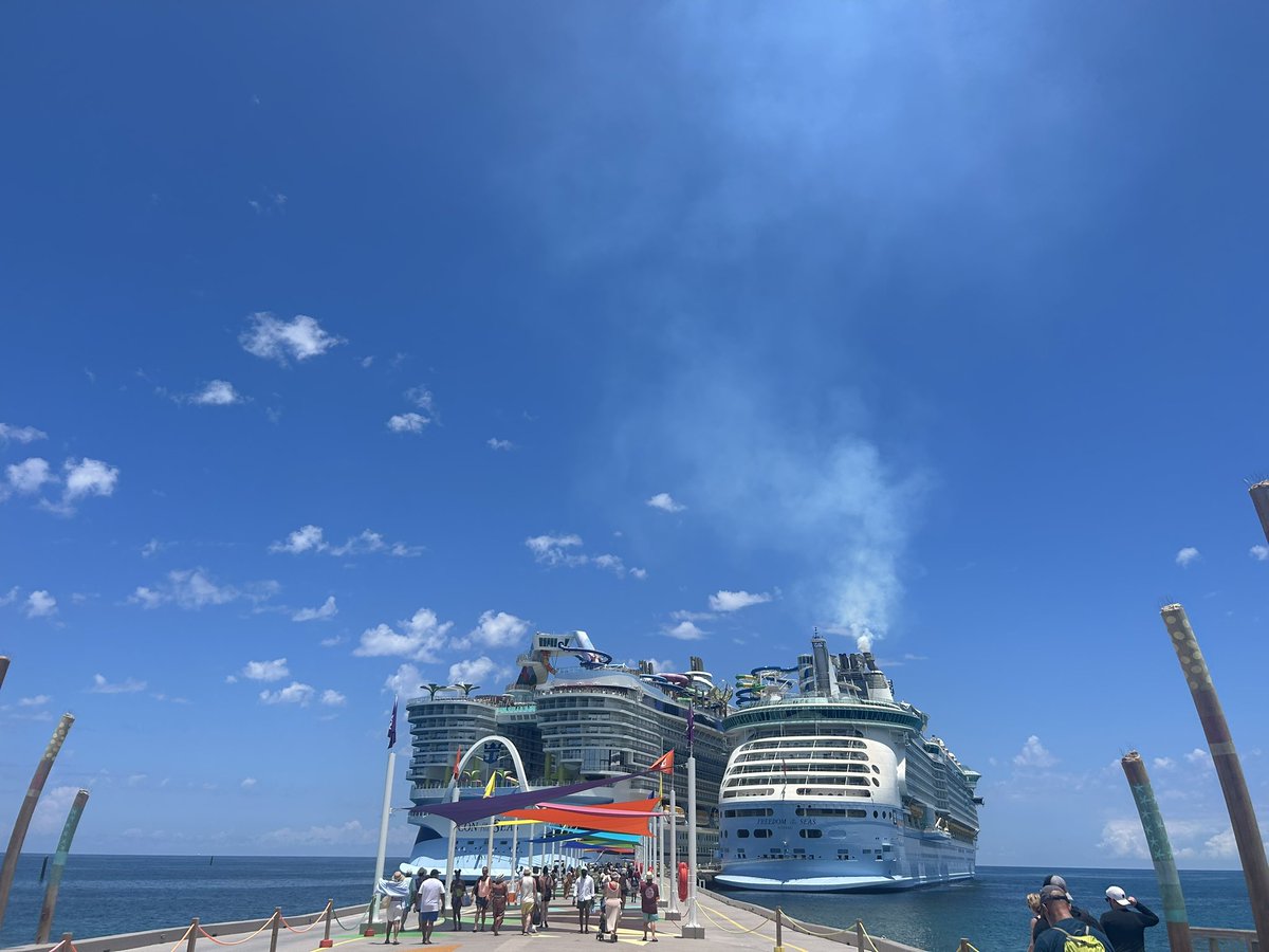 jxlingo's tweet photo. @RoyalCaribbean Freedom OTS ⚓️ favorite pics ✨ https://t.co/v5jYqXoWja