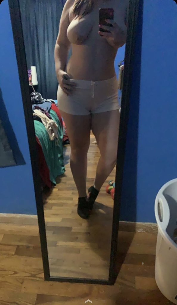 Kit’s Big Tits! 😈😏 tweet media