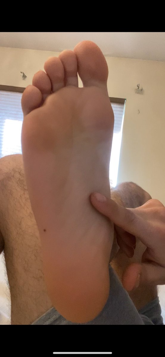 Arabiamaster1's tweet photo. Get in my DMs and show me how bad you want to place your head at these soles https://t.co/XJRQluznXu