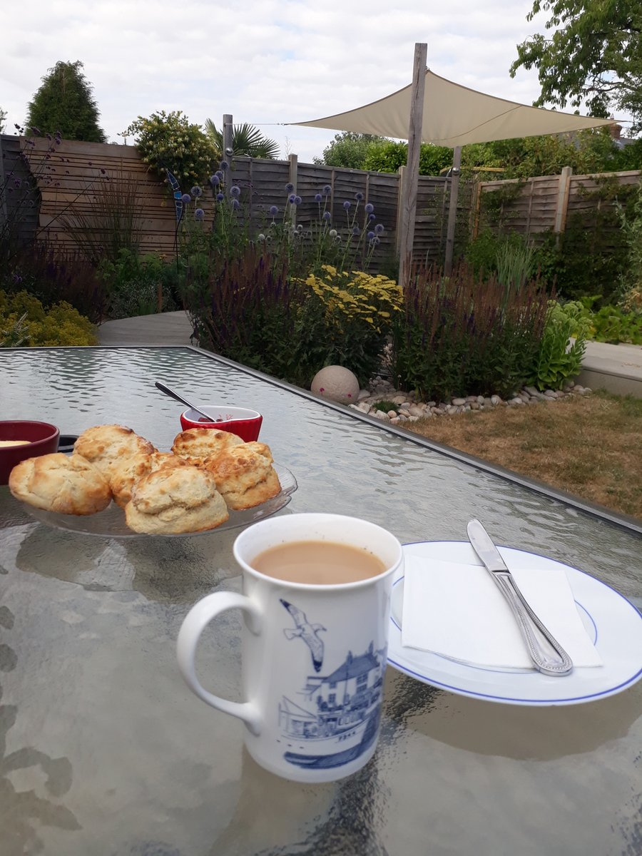 stepchgdesign's tweet photo. 3/3 Food &amp; drink tastes better outside. Taking a meal or drink outside saw residents stay 80% longer. You’re already serving them so why not simply take it outside &amp; change of venue. For some it may improve appetite too. statistics on our infographic poster #DementiaActionWeek https://t.co/5OhNYOwMNB