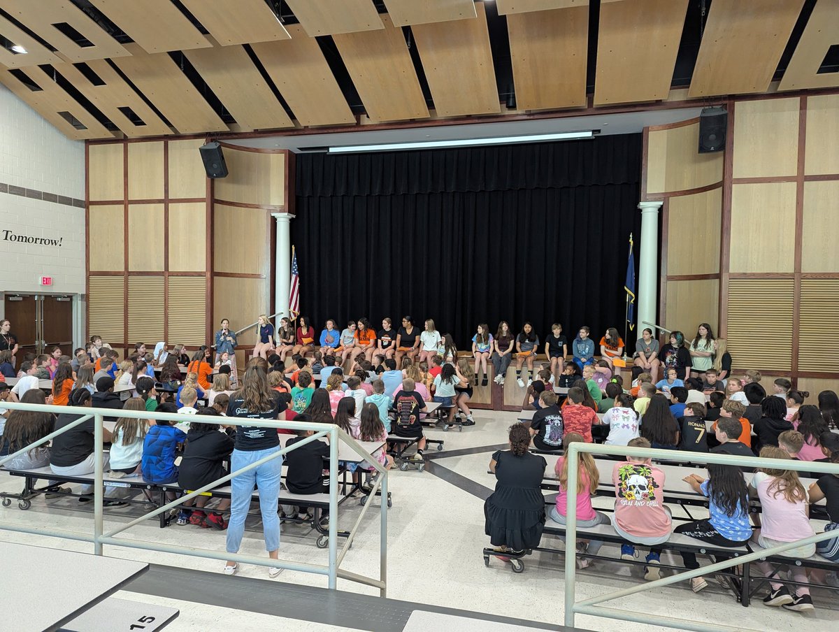 HanoverMiddle's tweet photo. HMS was excited to welcome the 4th graders for a tour this morning! We can't wait for you to join us next year! https://t.co/FIqbSGRnkY