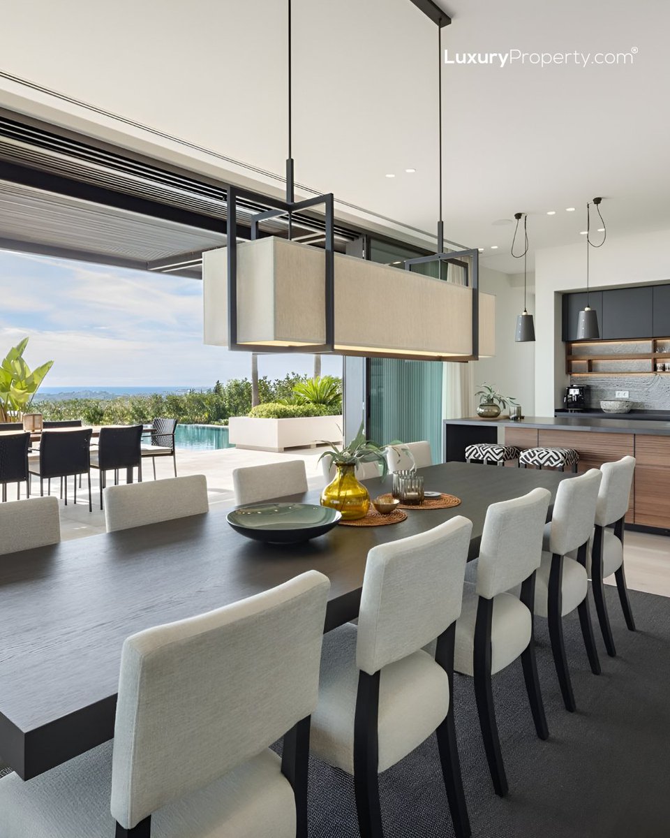 LuxuryProperty.com®️ tweet media
