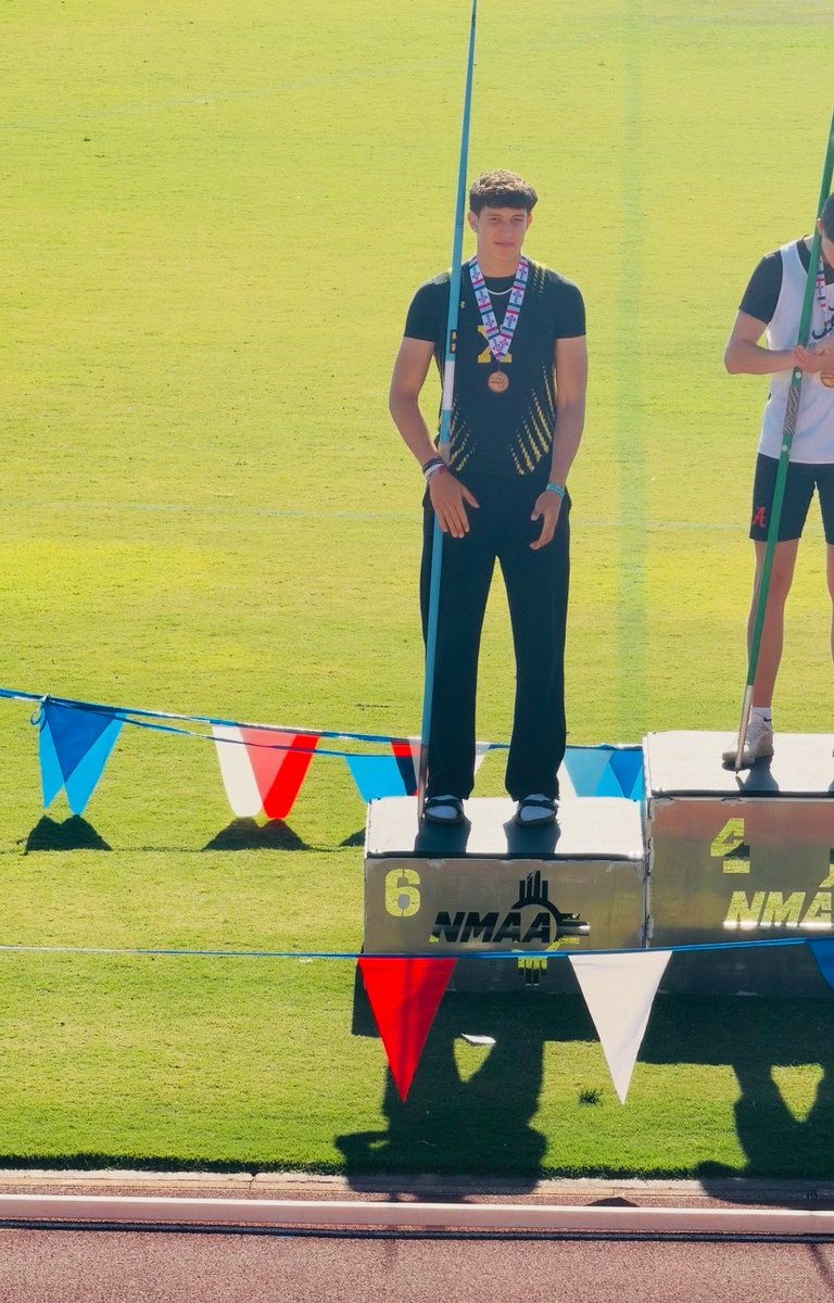 Isaiah_3_C's tweet photo. Enjoyed my 1st yr of T&amp;F! Proud of our team’s accomplishments &amp; grateful for the opportunity to contribute! Thank you coaches &amp; teammates for the mentorship &amp; encouragement! Feeling blessed to have made it to the podium 🙏🏼 @_NMAA @thecoachflakes https://t.co/zMyGAszwTV
