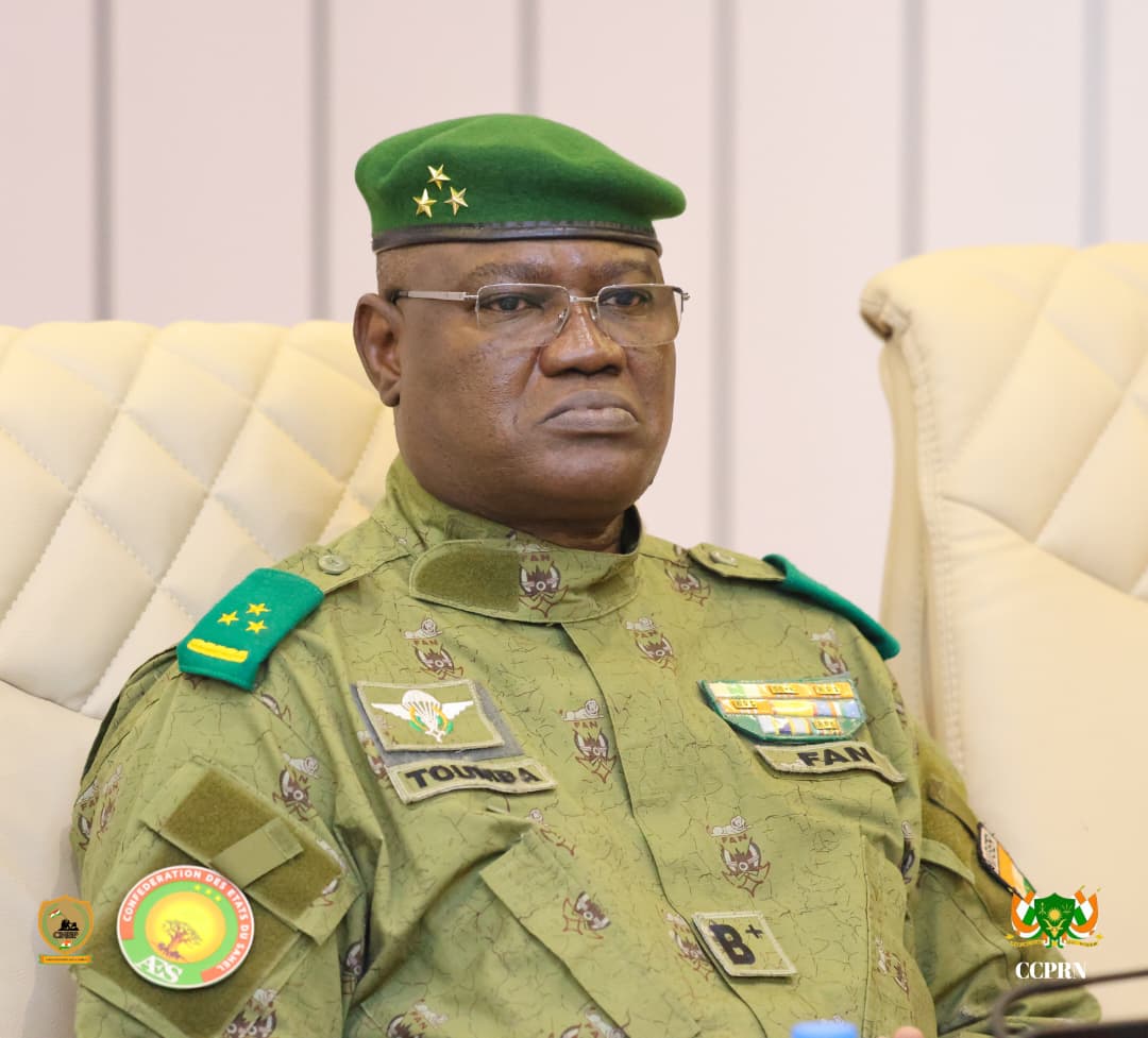 mahamadoudix's tweet photo. Le Conseil des Ministres s'est reuni ce jour, lundi 18 Mai 2026, dans la salle habituelle des délibérations, sous la Présidence de Son Excellence le Général d'Armée ABDOURAHAMANE TIANI, Président de la République, Chef de l'État, Président du Conseil des Ministres. https://t.co/fdc89oqCur