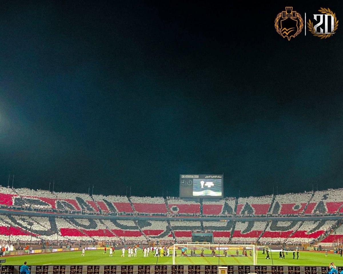 White07Knights's tweet photo. لم يكن طريقُنا يومًا مفروشًا بالورود، ولم نكن من أصحاب الحظوظ التي تُهيّأ لها كل أدوات النجاح، ولا ممن تأتيهم الانتصارات على طبقٍ من ذهب، هذا قدرُنا منذ الليلة الأولى التي هتفنا فيها لنادي الزمالك، وهذا ما وعيناه جيدًا طوال رحلتنا معه.

كانت رحلتُنا مع الزمالك حافلةً بالعقبات والتحديات، تحملنا تبعاتها صابرين، فالتحدي إمّا أن ينصفك أو يخذلك؛ إمّا أن يجعلك أسعد الناس، أو يغرقك في حسرة ما لم يتحقق وما لم نستطع بلوغه.. هكذا هي كرة القدم.

لكن وسط كل هذا، وفي خضمّ هذه المشاعر المتضاربة والحالة التي نتفهمها جميعًا، نودّ أن نقول لكم ونذكّر أنفسنا بأننا؛ 
لم ننتهي بعد.

ما مضى لا يُذكر إلا للاستفادة من أخطائه وتجنّب تكرارها، ونحن اليوم على أعتاب معركة حسم لقب الدوري، ويتبقى أقل من 48 ساعة على صافرة البداية، هذه البطولة تعني لنا الكثير، خاصةً في هذا الموسم الاستثنائي.

نذكّركم ونذكّر أنفسنا: في بداية الموسم قال الجميع إن الزمالك قد مات، وإن ظروفه لن تسمح له بالوجود على ساحة المنافسة من الأساس، واليوم نقف على بُعد خطوةٍ واحدة من اللقب، لأننا قررنا أنه لن يموت ما دمنا أحياء.

إلى لاعبي الزمالك والجهاز الفني والإدارة:  
ليس لديكم خيارٌ سوى الفوز.. ولن نقبل بغيره.

فلنتحد جميعًا، فلا بديل عن الدوري، ها قد وصلنا إلى الصفحة الأخيرة، ولا يجوز أن نتهاون فيها أو لم يكن العنوان ا��ختامي هو "الزمالك بطلا للدوري المصري".

"جانب مِن حضور المجموعة لمباراة نهائي الكونفدرالية"