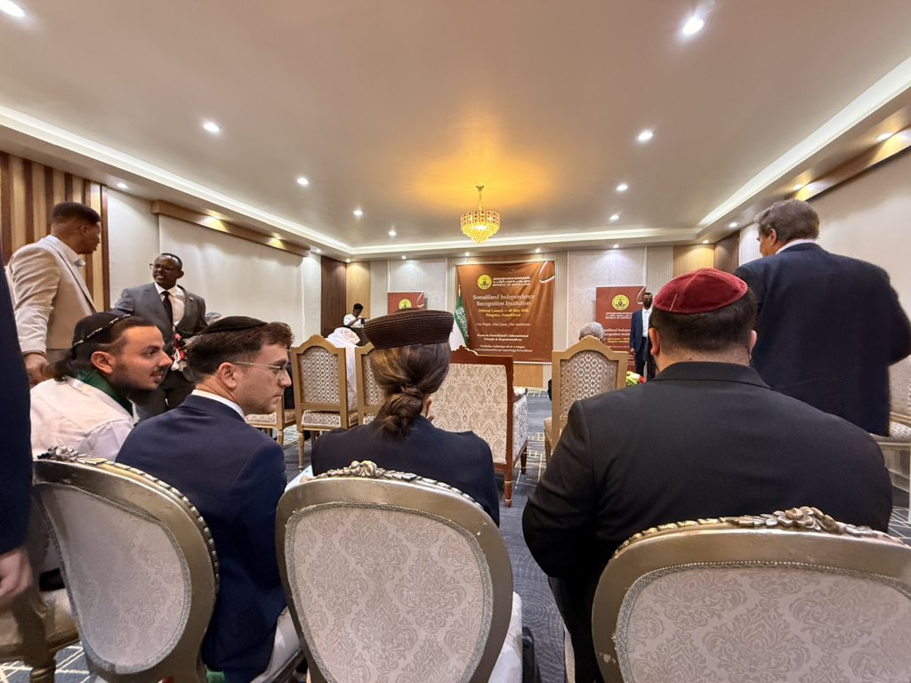JakeWSimons's tweet photo. Front row at the launch of the new Somaliland Independence Recognition Institution 🇮🇱 https://t.co/kMgAIZTaBB