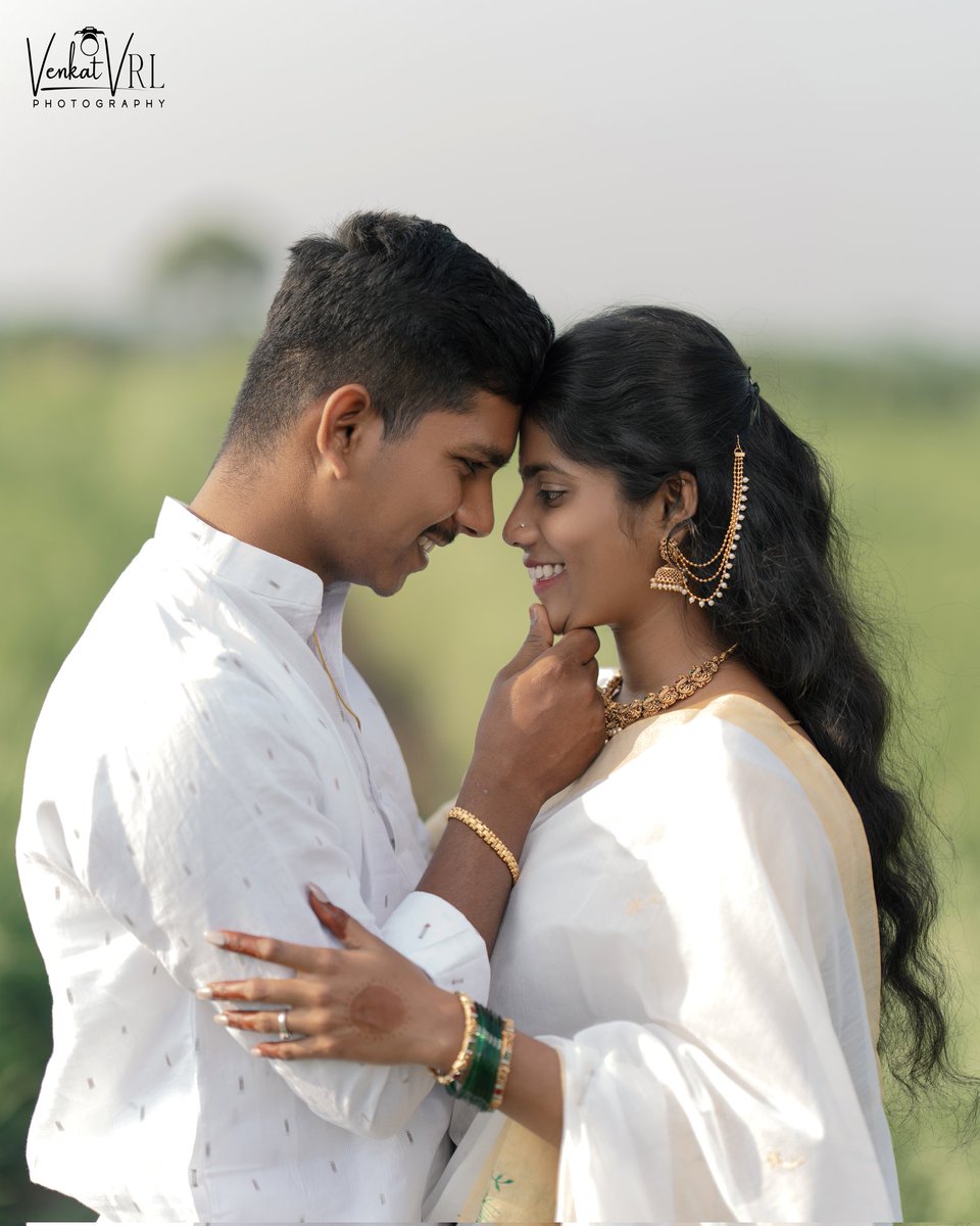 VenkatVrl's tweet photo. It was love at first sight, at last sight, at ever and ever sight

📸 Shot By - @venkatvrlphotography 

.
.
.

For Booking Contact 
+91 9912985956

#weddingphotographer #venkatvrl_photography #karnataka #ʀᴀɪᴄʜᴜʀ #makthal https://t.co/GFKAIudbCa